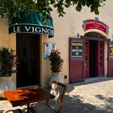 Du Vignoble Отель