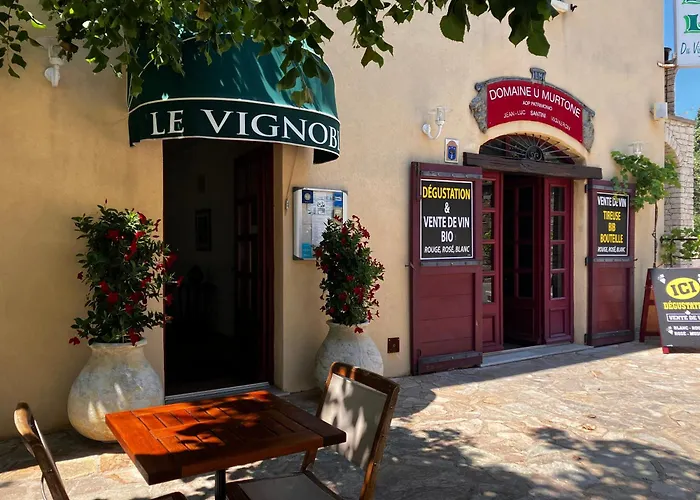 Du Vignoble Hotell