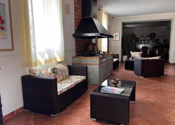 Du Vignoble Hotell